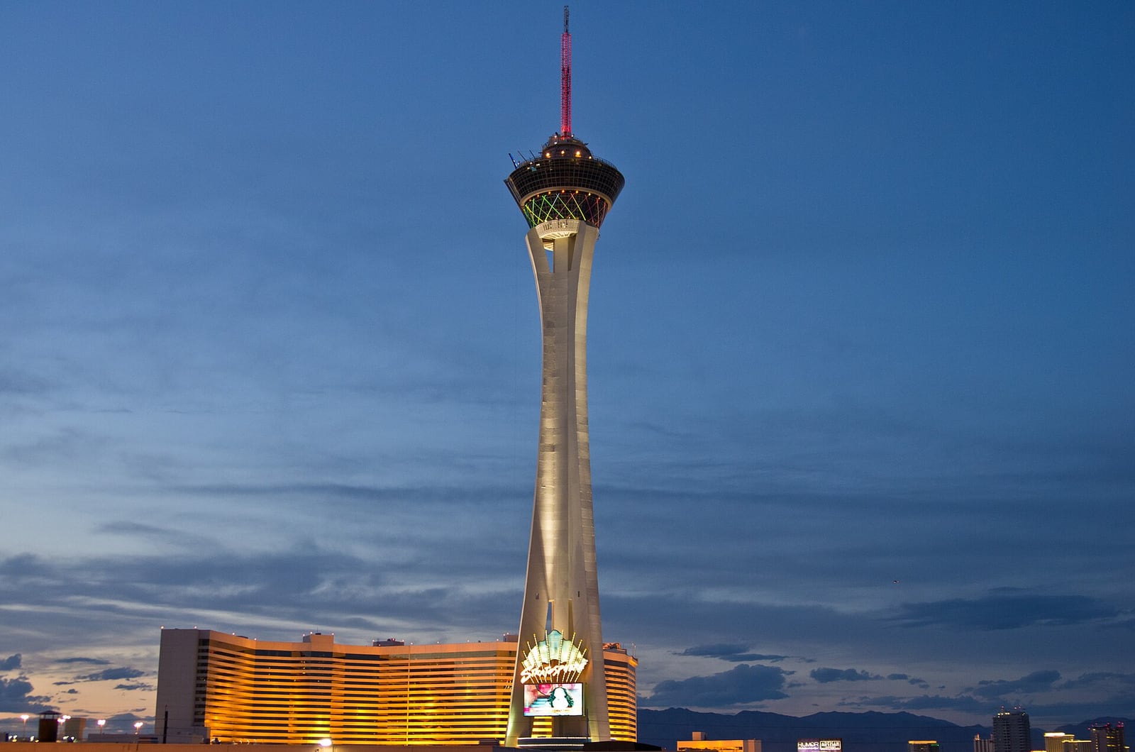 The STRAT observation tower and hotel at dusk in Las Vegas
